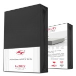 Czarny prześcieradło jersey z elastanem z gumką, rozmiar 90x200, opakowane w estetycznym kartonie z informacjami. Widoczny logo DARYmex oraz napis Luxury Collection. Produkt złożony, umieszczony na neutralnym tle.