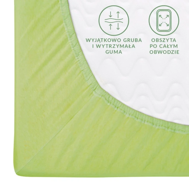 Prześcieradło jersey z gumką 120x200 w kolorze limonki, z gładką fakturą, ukazujące narożnik z elastyczną gumką. Kąt ujęcia z bliska, na białym tle, z widocznymi napisami informacyjnymi o trwałości gumy.