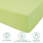 Prześcieradło jersey z gumką w kolorze limonkowym, wykonane w 100% z bawełny, leżące w pozycji poziomej. Widoczna tekstura dzianiny i gumka stabilizująca. Na wykroju umieszczono symbole dotyczące materiału i gramatury 130 g/m². Tło proste.