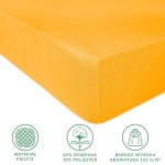 Prześcieradło frotte z gumką w kolorze żółtym, rozmiar 160x200 cm. Materiał frotte, tekstura miękka i przyjemna w dotyku. Ujęcie z boku, pokazujące kształt i gumkę na krawędzi. Widoczne informacje o składzie materiałowym oraz wysokiej gramaturze.