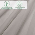 Prześcieradło bambusowe w odcieniach szarości, wykonane z satyny bawełnianej, z widoczną teksturą i delikatnymi paskami. Ułożone w sposób swobodny, ukazuje miękkość materiału.