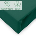 Prześcieradło jersey z elastanem w kolorze ciemnozielonym, rozmiar 90x200 cm, widoczne na zdjęciu w pozycji leżącej. Materiał gładki, elastyczny, starannie wykończony. Zawiera oznaczenia dotyczące jakości bawełny i dodatku elastanu.