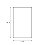 Ręcznik dziecięcy bawełniany w rozmiarze 70x140 cm, z motywem piłki nożnej. Prezentowany w pozycji leżącej na jednolitym tle. Wysokiej jakości materiał zapewnia miękkość i chłonność, z wyraźnym wzorem piłki na tle.
