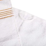 Komplet ręczników z bawełny w eco pudełku biały i czarny z bordiurą w złote paski 500 g/m2 TIWANO 4 kpl.