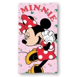 Ręcznik dziecięcy 70x140 cm, różowy z motywem Myszki Minnie. Wizerunek Minnie z czerwoną kokardą i kropeczkami, na tle z delikatnymi kwiatami. Tekst MINNIE w górnej części. Szybkoschnący materiał, idealny dla dziewczynki.