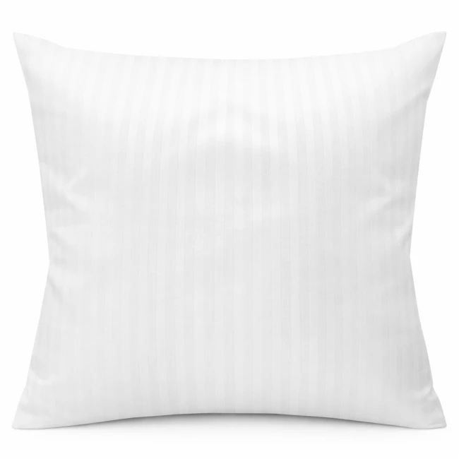 Pościel hotelowa bawełniana 140x200 w pasy 4-mm, biała, na zakładkę 30 cm, ukazana frontalnie. Złożona poszwa z delikatnym wzorem pasów, gładka faktura, wygodne zamknięcie. Idealna do większości standardowych łóżek, na białym tle.