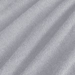 Pościel frotte w kolorze jasno szarym, składająca się z poszwy o wymiarach 200x220 cm oraz dwóch poszewek 80x80 cm. Wykonana z miękkiego materiału o delikatnej fakturze, leżąca na płaskiej powierzchni.