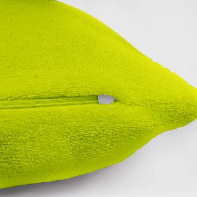 Poszewka frotte 80x80 cm w kolorze limonkowym, z wyraźną teksturą. Zamek błyskawiczny umieszczony na boku, umożliwiający łatwe zdejmowanie. Produkt leży na białym tle, podkreślając intensywność koloru.
