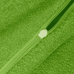 Poszewka frotte 40x80 w kolorze zielonym z teksturą w formie kaktusa. Zamek błyskawiczny z białym uchwytem, widoczny z boku. Produkt leży na jednolitym tle, eksponując miękkość materiału i detale zamknięcia.