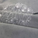 Pościel bawełniana 220x200 Dandelion szara w białe i czarne dmuchawce, Cottonlove